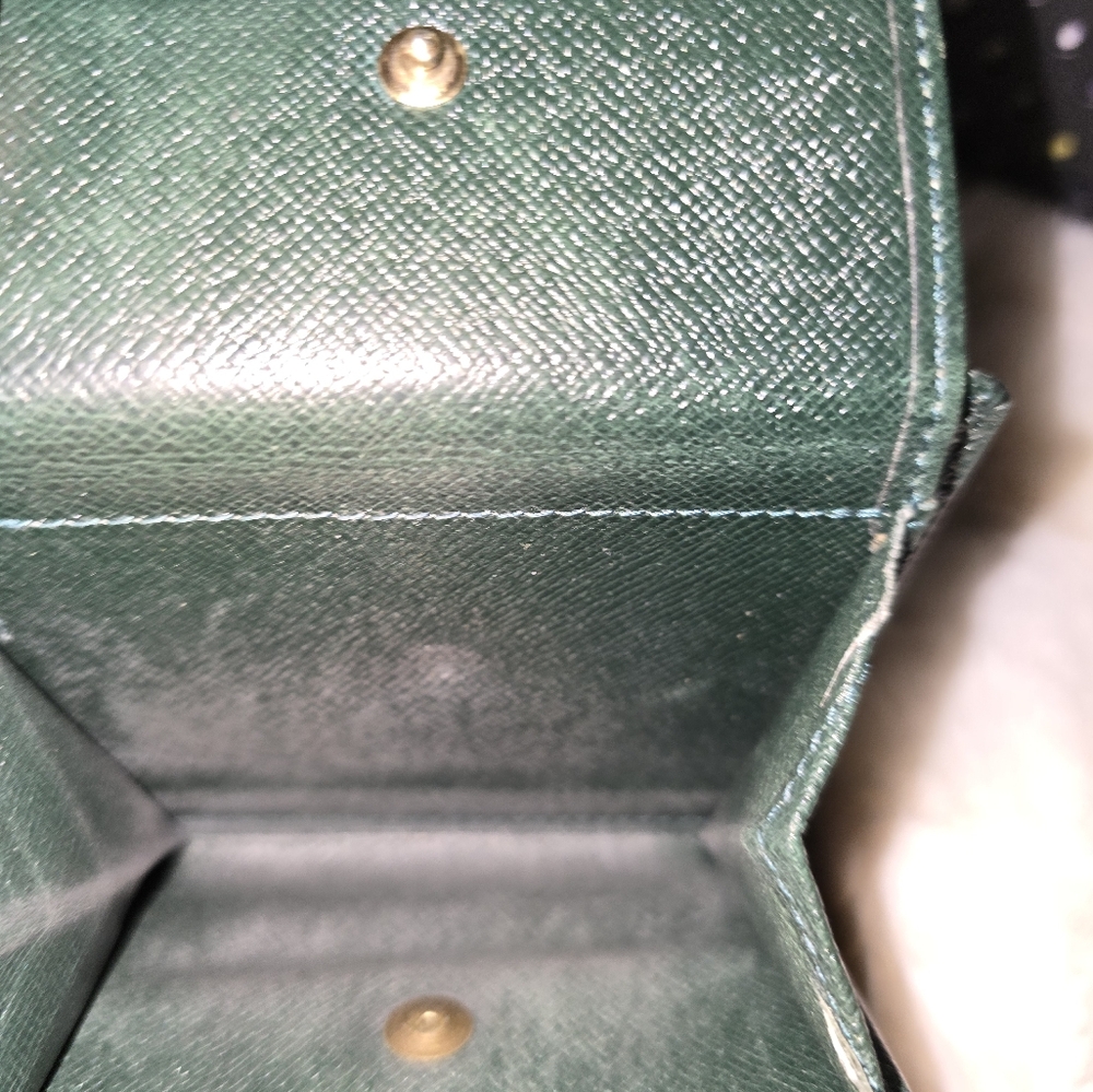 Louis Vuitton Mens Taiga Bifold wallet - Picture 5 of 7